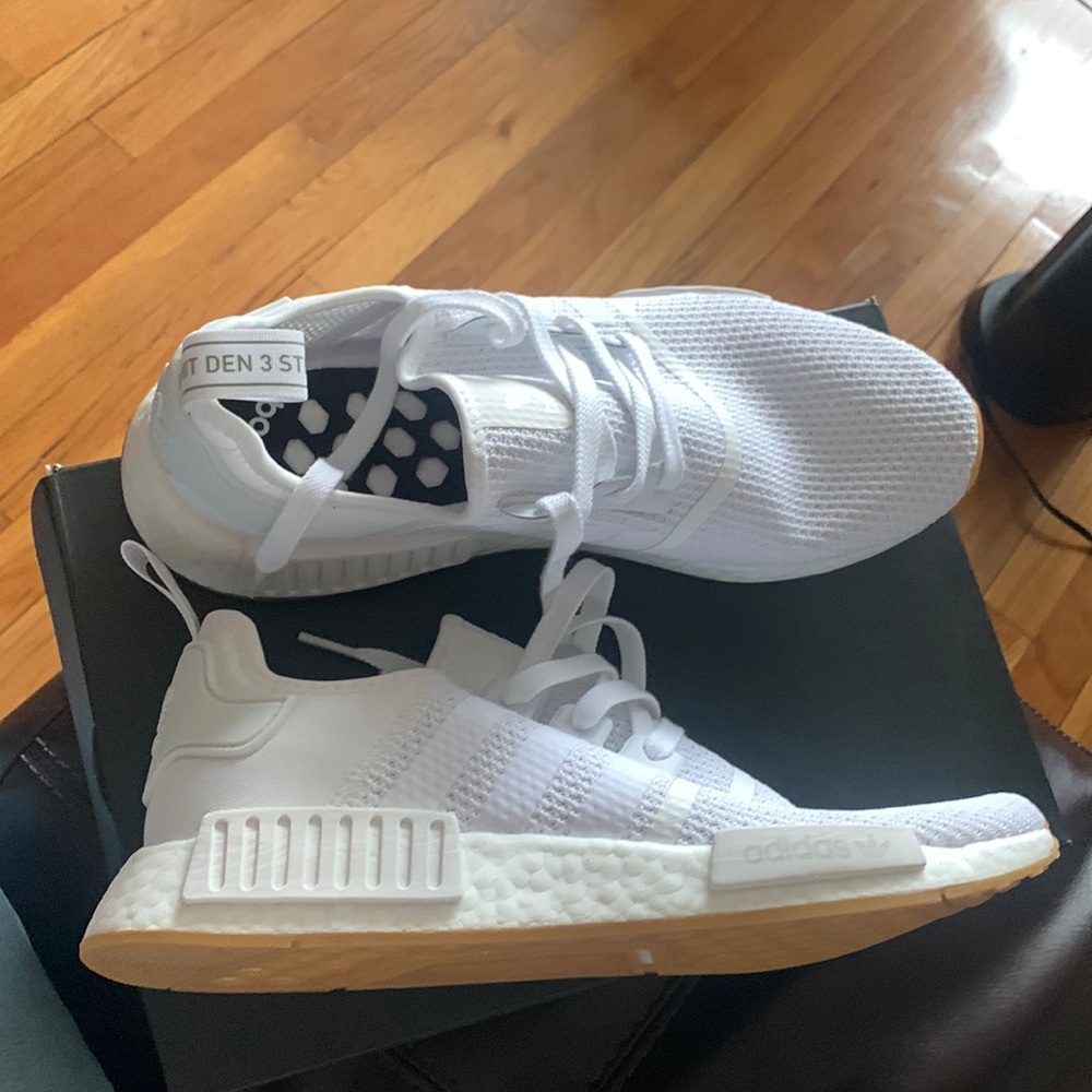 ADIDAS NMD R1